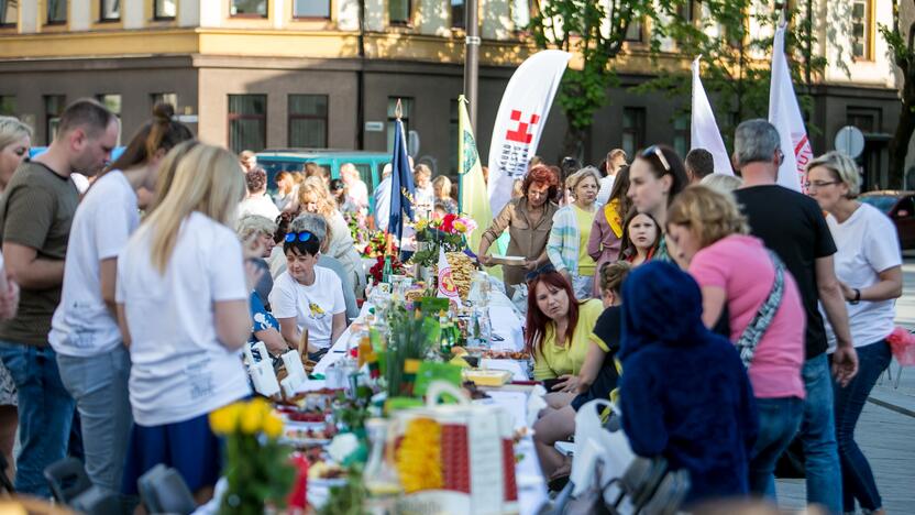 Susiburia: bendruomenes suvienija ir kiemų šventės.