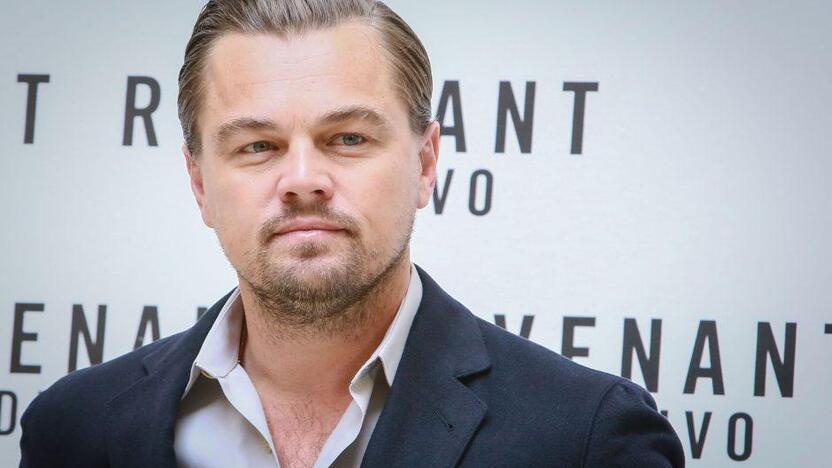 2010 metais Leonardo DiCaprio pripažintas daugiausiai pajamų filmų kūrėjams 2010 metais uždirbusiu Holivudo aktoriumi.