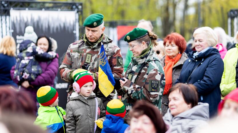 Saulėgrąžų sodinimas Tuskulėnų memoriale