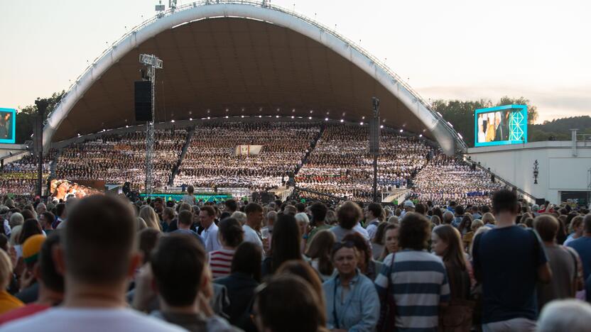 Vingio parke – šimtmečio Dainų šventės finalas 