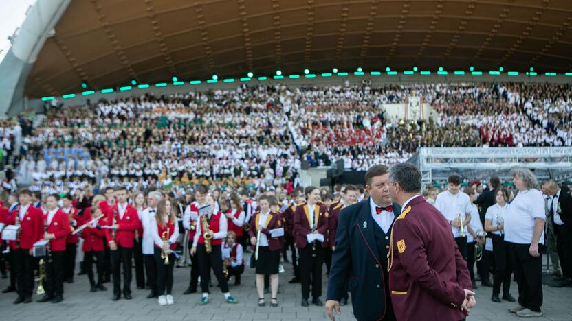 Vingio parke – šimtmečio Dainų šventės finalas 