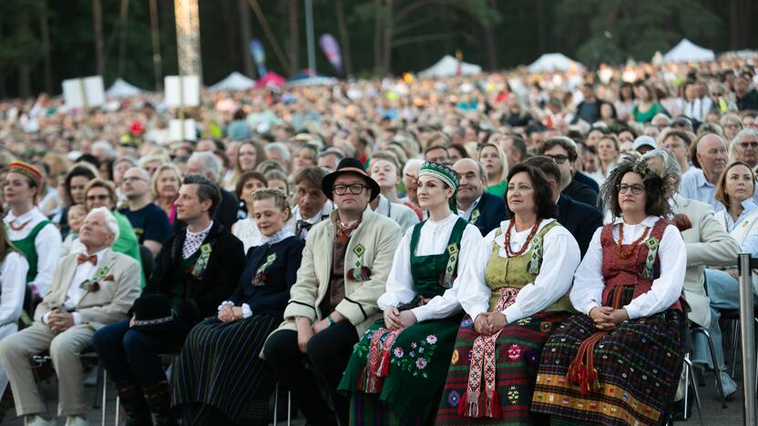 Vingio parke – šimtmečio Dainų šventės finalas 