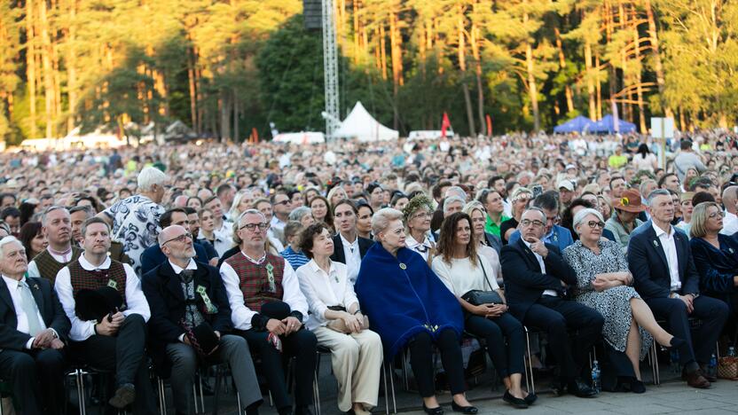 Vingio parke – šimtmečio Dainų šventės finalas 