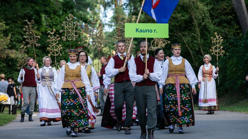 Dešimttūkstantinė Dainų šventės eisena Vilniuje