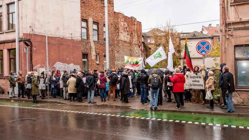 Piketas Kaune dėl atimtų vaikų