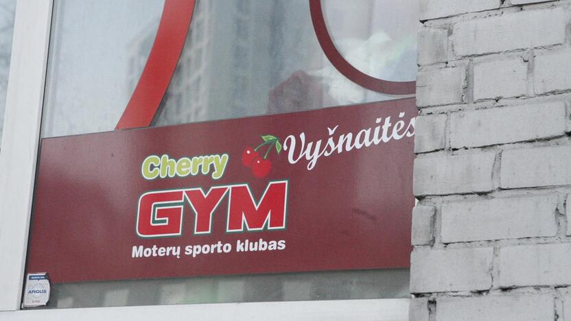 Angliškas sporto klubo pavadinimas "Cherry gym" turėjo būti pakeistas į lietuvišką – "Vyšnaitės".