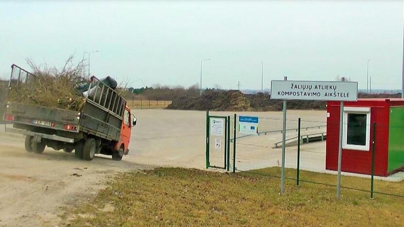 „Glaudėnų žaliųjų atliekų surinkimo aikštelėje nemokamai priimamos žaliosios atliekos“.