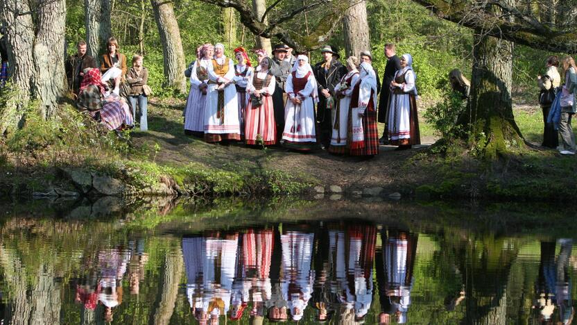 Tradicija: skambiausiai Jurgines pajūryje švenčia palangiškiai, taip pasidžiaugdami bundančiu pavasariu.