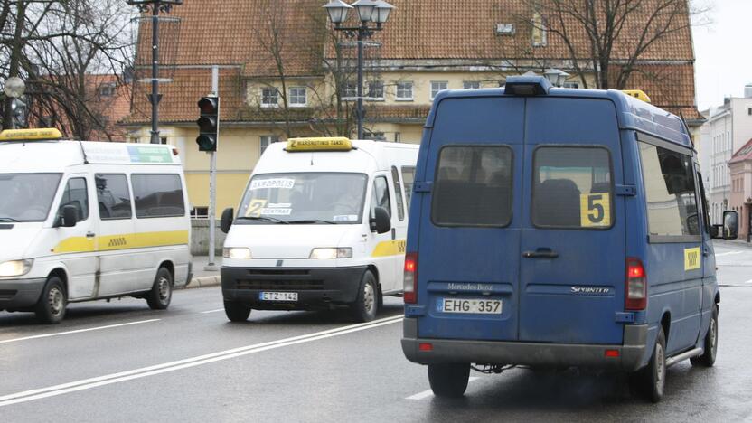 Kai kuriuose maršrutiniuose taksi keleiviai pasigedo informacijos apie kainų pokyčius.