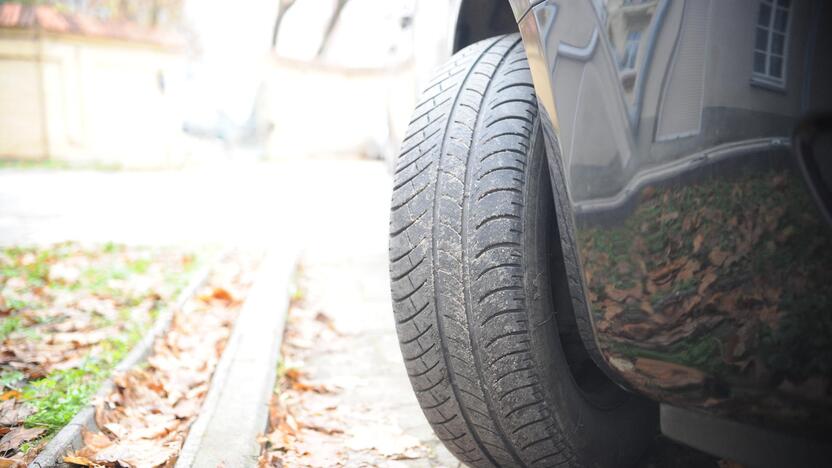 Nuostoliai: automobilių savininkai suskaičiuos, kokią žalą patyrė, ir kaltininkui pateiks ieškinį.