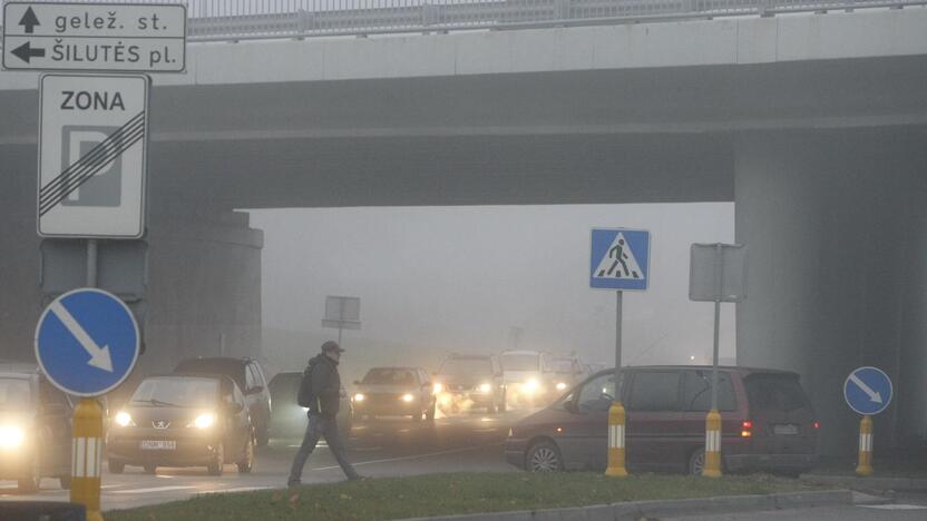 Tarša: dėl intesyvaus transporto didėja kietųjų dalelių koncentracija ore.