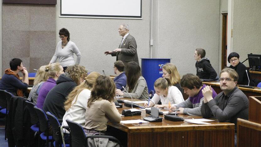 Raginimas: klaipėdiečiai šį šeštadienį vėl galės rašyti Nacionalinį diktantą.