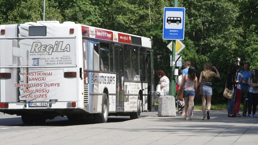 Reikalavimas: nuo rugpjūčio 22 d. vežėjai turės skelbti bilietų kainas ir litais, ir eurais.