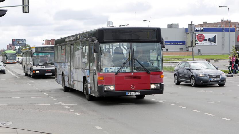 Sprendimas: nuo kitų metų sausio 1-osios miesto autobusai bus nudažyti vienodai.