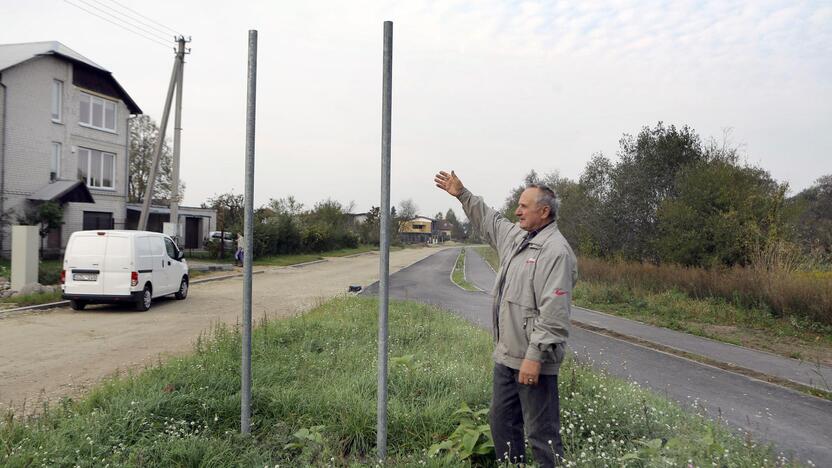  Pažadas: šiandien lentelė su gatvės pavadinimu turėtų būt sugrąžinta į savo vietą.