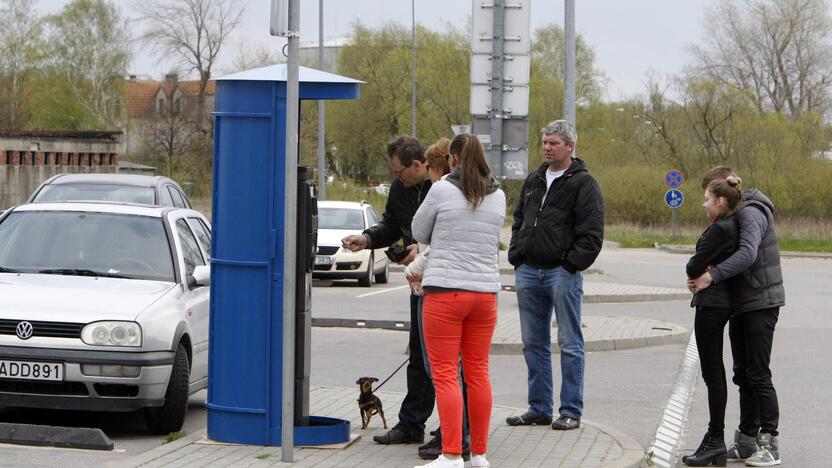 Startas: ilgąjį savaitgalį pradėta rinkti rinkliava už automobilių stovėjimą pajūryje.