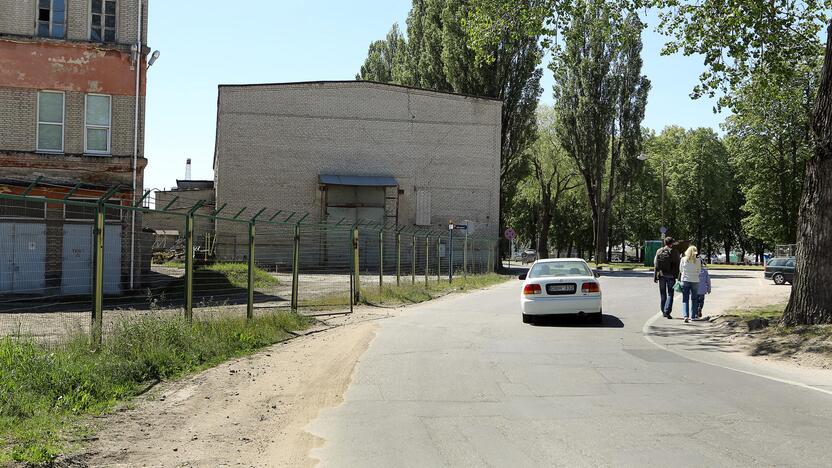 Pokyčiai: vietoje šių pastatų planuojama nutiesti naują gatvę į Kruizinių laivų terminalą, ji vadinsis Priešpilio.