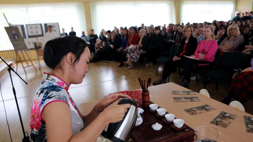 Arbatos gaminimo ir gėrimo ceremonija – viena svarbiausių Kinijos kultūros dalis.