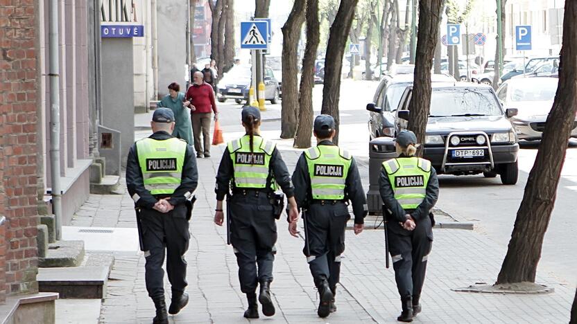 Tarnyba: policijos patruliams vienodų dienų nebūna.