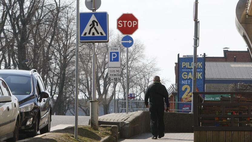 Danės gatve galima važiuoti išsukus iš Jūros gatvės, tačiau toliau čia galima sukti tik į dešinę.