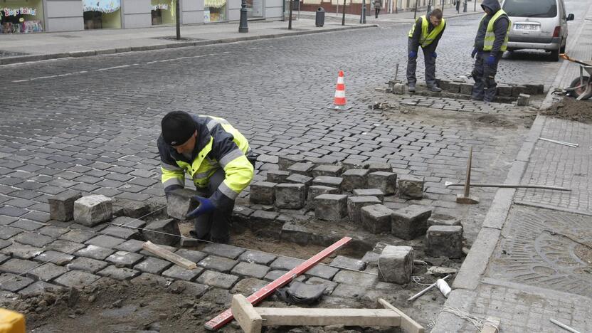 Jau šią vasarą dėl Tiltų g. nuolat burnojantys uostamiesčio dviratininkai turės kiek aptilti.