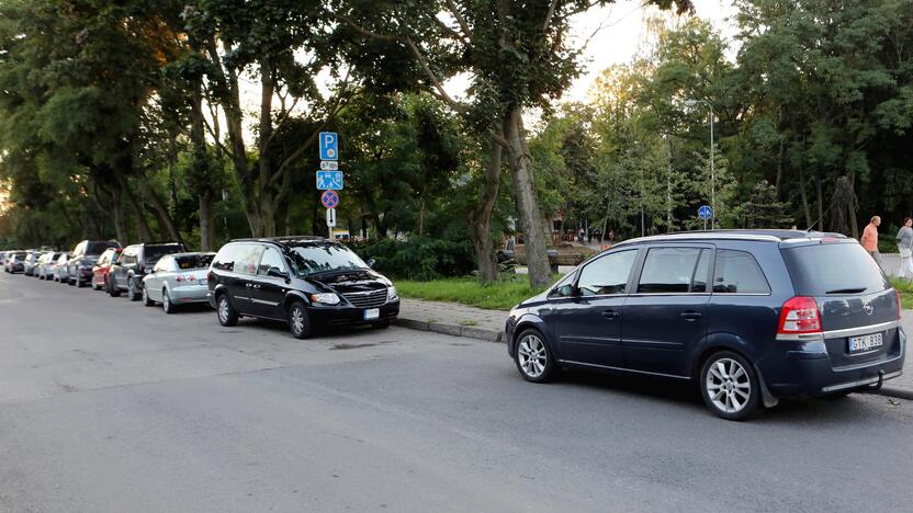 Sumaištis: pastebima, kad kai kuriose miesto vietose stovintys ženklai veikiau klaidina vairuotojus, o ne nurodo, kaip reikėtų elgtis kelyje.