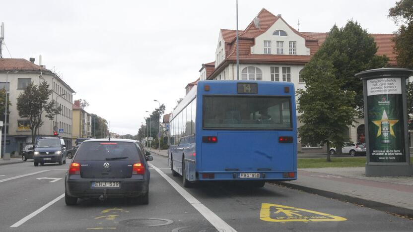 Situacija: miesto valdžia dar spręs, ar palikti autobusams skirtas juostas Manto gatvėje nuo Lietuvininkų aikštės Klaipėdos universiteto link.