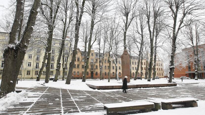 Laukimas: viliamasi, kad pagaliau bus atrastas visiems priimtinas sprendimas ir miesto centre esanti aikštė atgims.