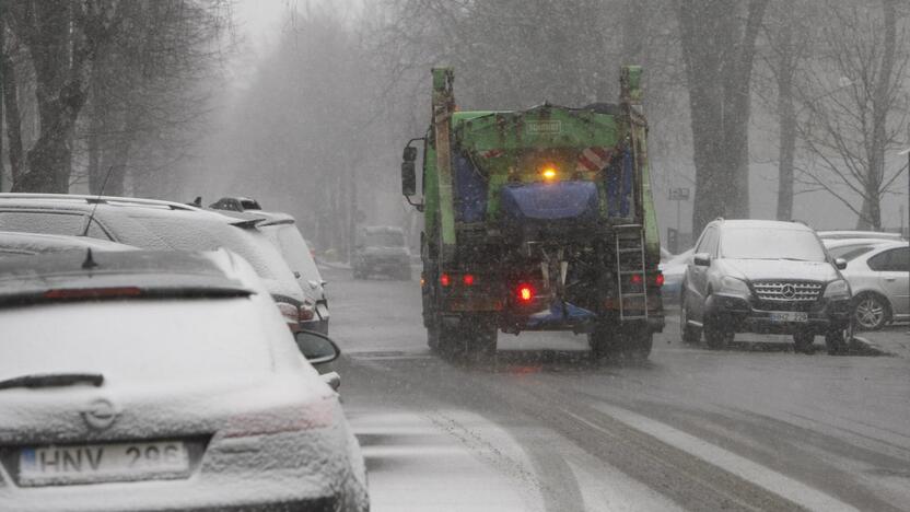 Iššūkis: vyraujant permainingiems orams, o temperatūrai apie nulį, sudėtinga nuspėti, kokia situacija bus vėliau.