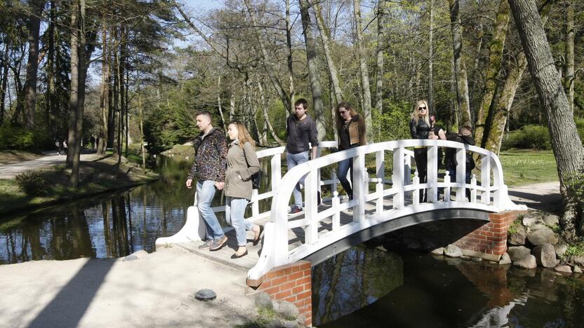 Įspūdžiai: šį savaitgalį Palangos botanikos parką aplankyti sumanę gyventojai liko nemaloniai nustebinti – čia neveikė nė vienas tualetas.