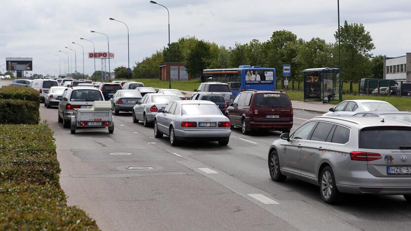 Ketinimai: iki spalio pabaigos numatoma atnaujinti dalį Šilutės plento kelio dangos.