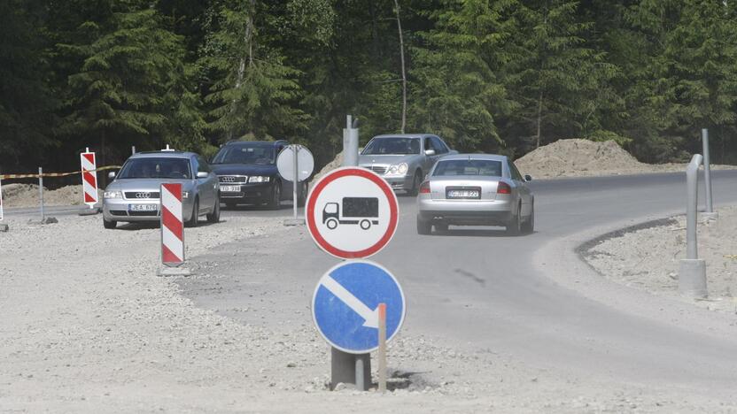 Žiedas: uostamiestyje įvertinta, ar šiuo metu įrengiamoje žiedinėje sankryžoje išsiteks gigantiški kroviniai.