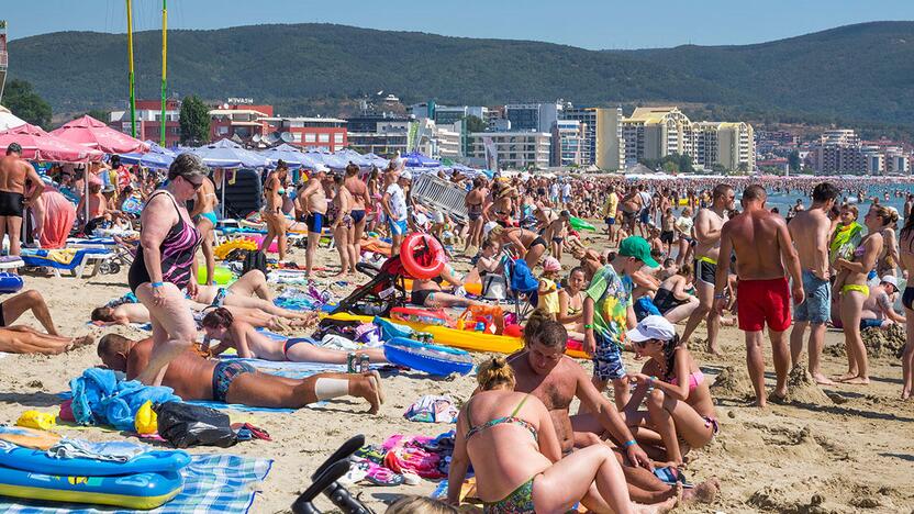 Judesys: vienas didžiausių Bulgarijos kurortų Saulėtasis krantas garsėja smėlėtu paplūdimiu ir turistų gausa. Vaizdas jame šiek tiek primena Palangą.