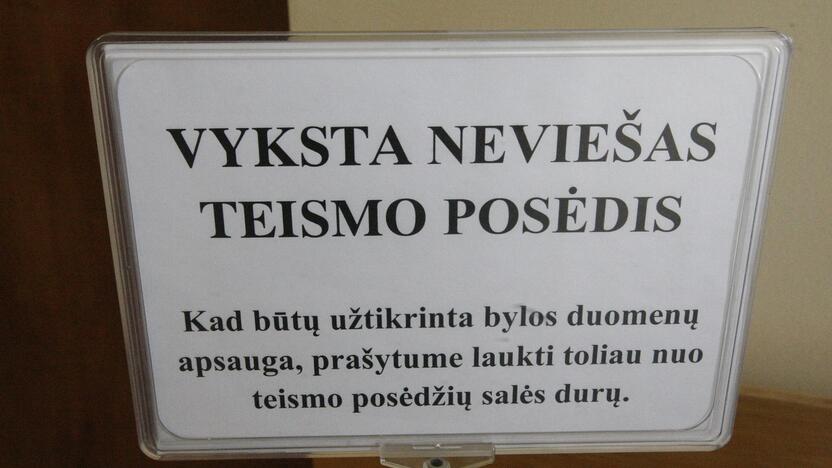 Apsauga: vaikų teises saugantis įstatymas leidžia žmogžudyste kaltinamo nepilnamečio bylą nagrinėti už uždarų durų.