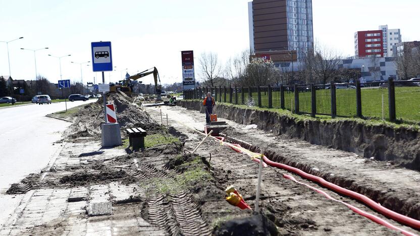 Darbai: Liepojos gatvėje nuo Dragūnų gyvenamojo kvartalo iki Savanorių gatvės bus paklotas naujas pėsčiųjų ir dviratininkų takas.