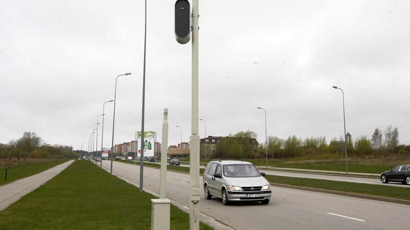 Seka: Klaipėdoje veikia du matuokliai, kurie fiksuoja atvažiuojančių ir nuvažiuojančių mašinų greitį, Kretingoje – vienas.