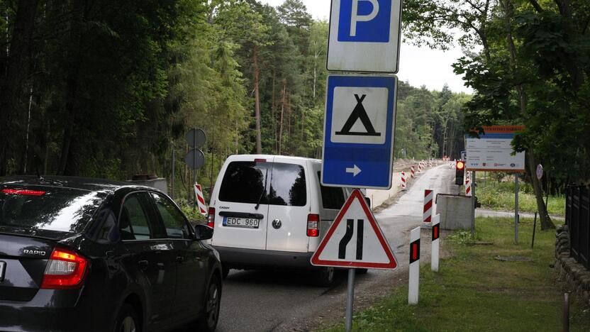 Situacija: teigiama, kad automobilių srautai Pamario gatvėje buvo suvaldyti be didesnių problemų.