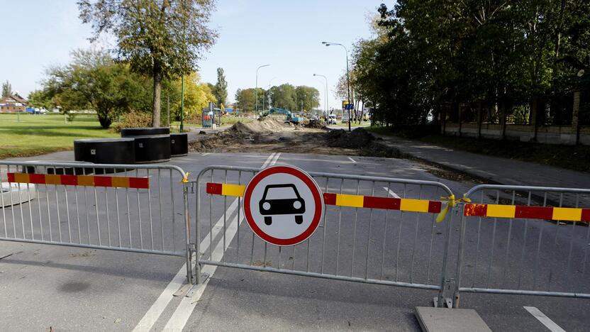 Uždarė: Tilžės gatve pasiekti vadinamąjį Sendvario transporto žiedą nebus galima apie mėnesį.