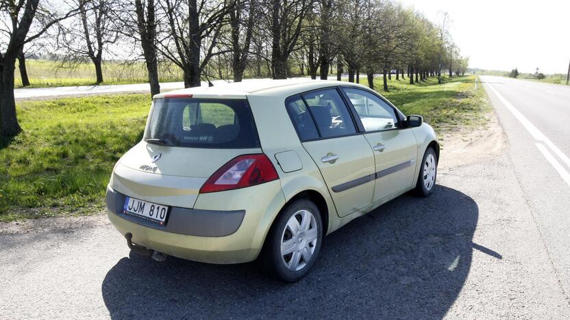 Fantomas: savaitę neleistinoje vietoje stovėjęs automobilis buvo išgabentas, bet pirmadienį vėl buvo ten pat.