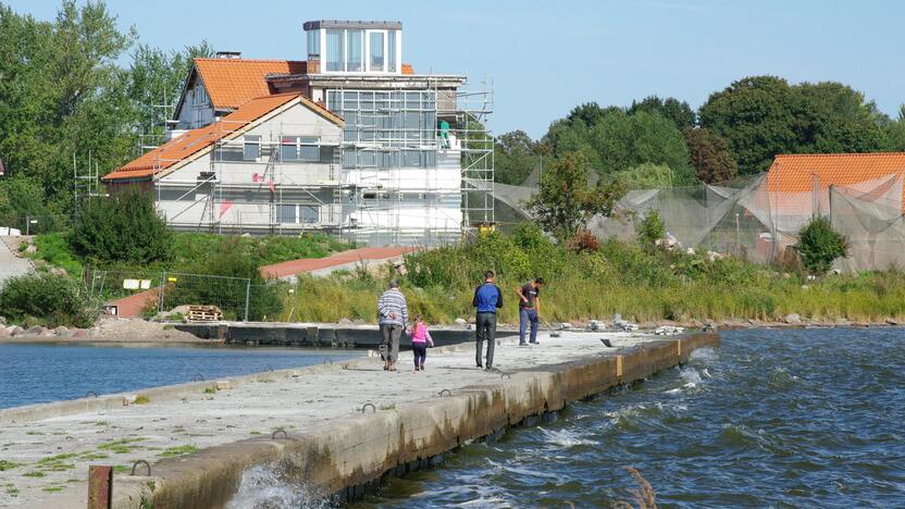 Atsinaujinimas: kosmetiškai tvarkomas molas ir senoji paukščių žiedavimo stotis.