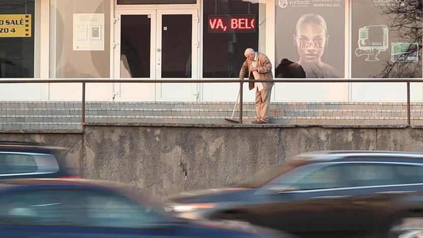 Įvertintas: kadras iš filmo „Holivudas pasiūlė per mažai“ (rež. R.Oičenka, Lietuva), kuris Klaipėdoje šiemet surengtame Europos kino festivalyje „GoDebut“ pelnė geriausio lietuvių filmo titulą.