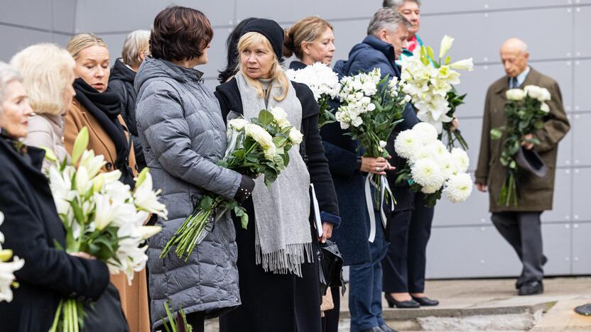 Atsisveikinimas su primabalerina L. Aškelovičiūte-Razmiene