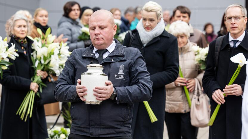 Atsisveikinimas su primabalerina L. Aškelovičiūte-Razmiene