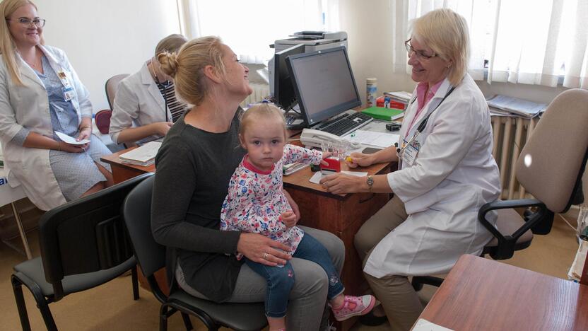 Profilaktiniai sveikatos patikrinimai, patvirtina gydytoja O.Vasiliauskienė, yra išganymas, nes, pavyzdžiui, krypstančio stuburo vaikams neskauda.