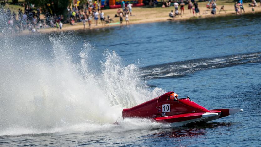 F2 vandens formulių lenktynės