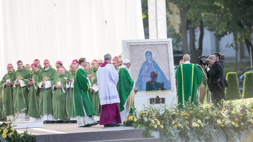 Popiežius Pranciškus meldėsi Santakos parke