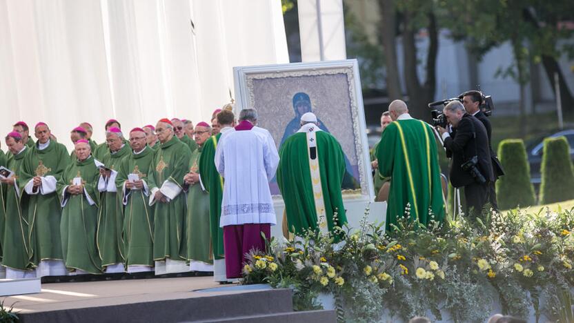 Popiežius Pranciškus meldėsi Santakos parke