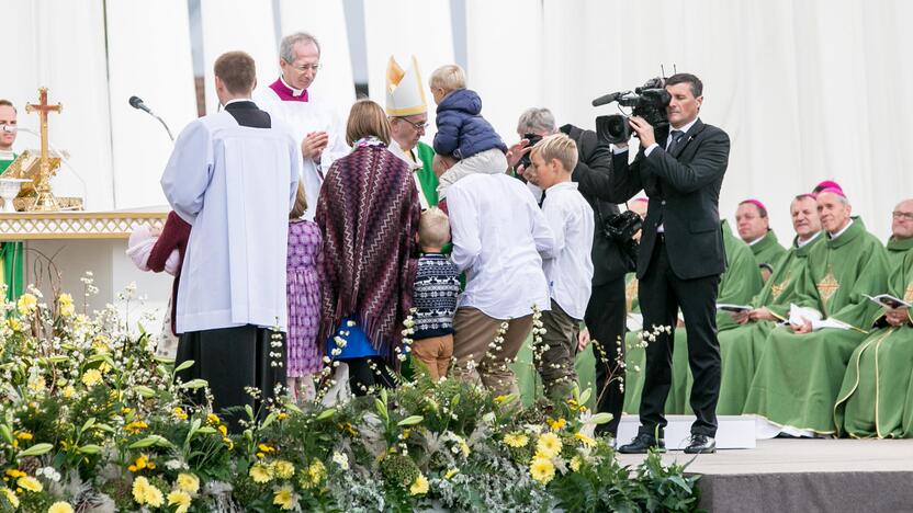 Popiežius Pranciškus meldėsi Santakos parke