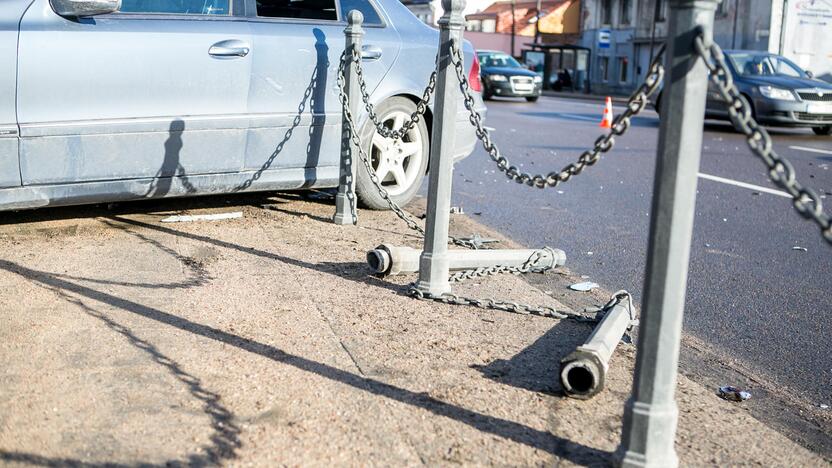 Trijų automobilių avarija Birštono gatvėje