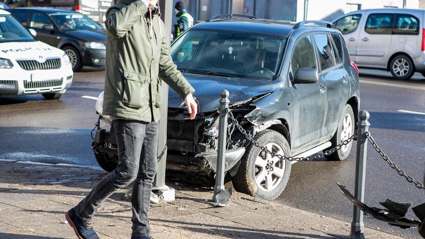 Trijų automobilių avarija Birštono gatvėje